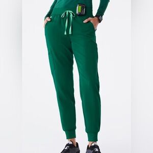 Figs Zamora Hunter green joggers petite
